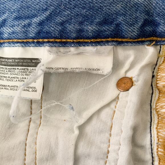 Levis 27 Premium Denim Distressed Cuff Jean Shorts Medium Blue - Picture 9 of 9